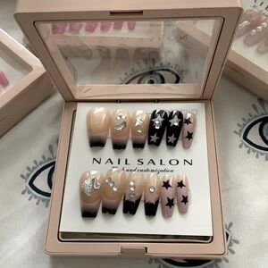 Customization press on nails set 🖤